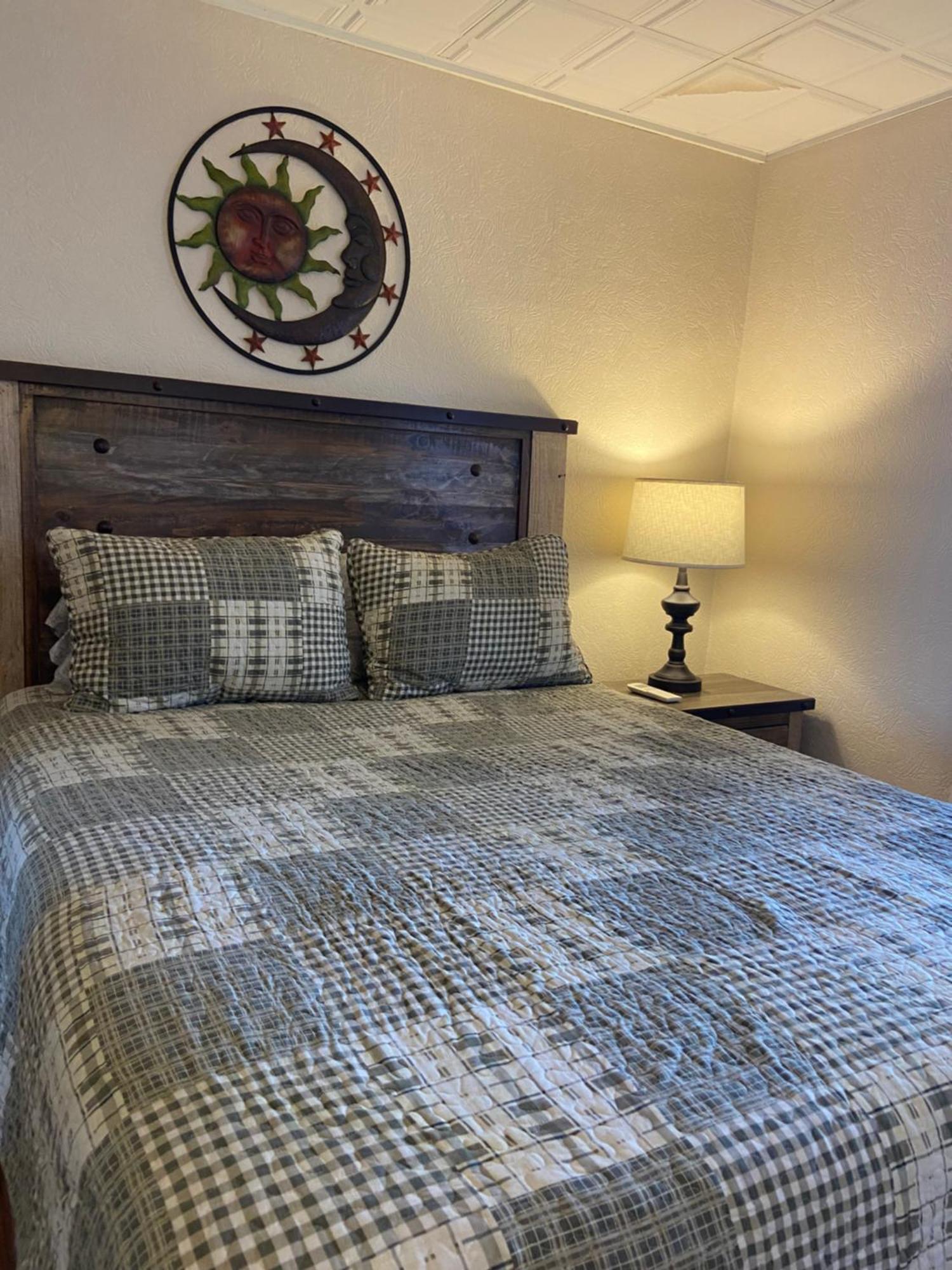 Tavern - Country Suite Newport Exteriér fotografie